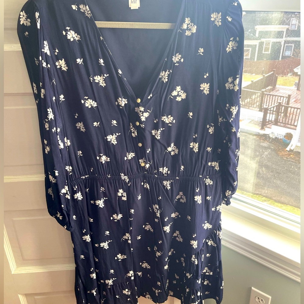 Gap Navy Blue with white floral spring long sleeve dress